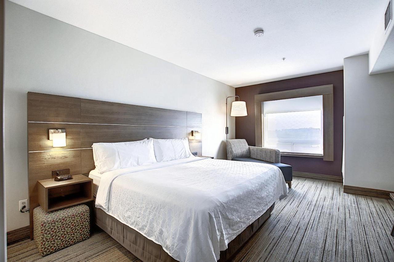Holiday Inn Express Airport Calgary By Ihg Luaran gambar