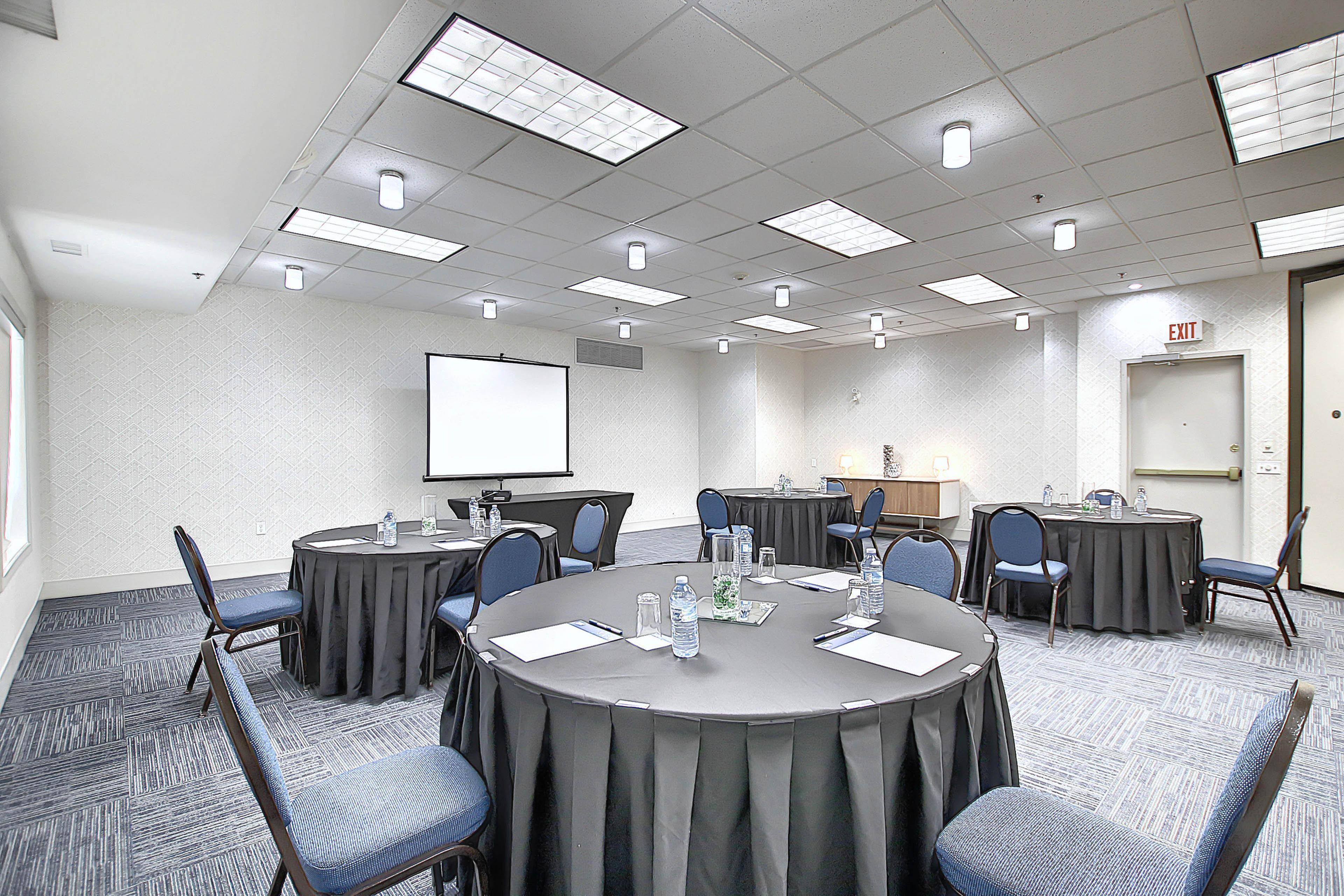 Holiday Inn Express Airport Calgary By Ihg Luaran gambar