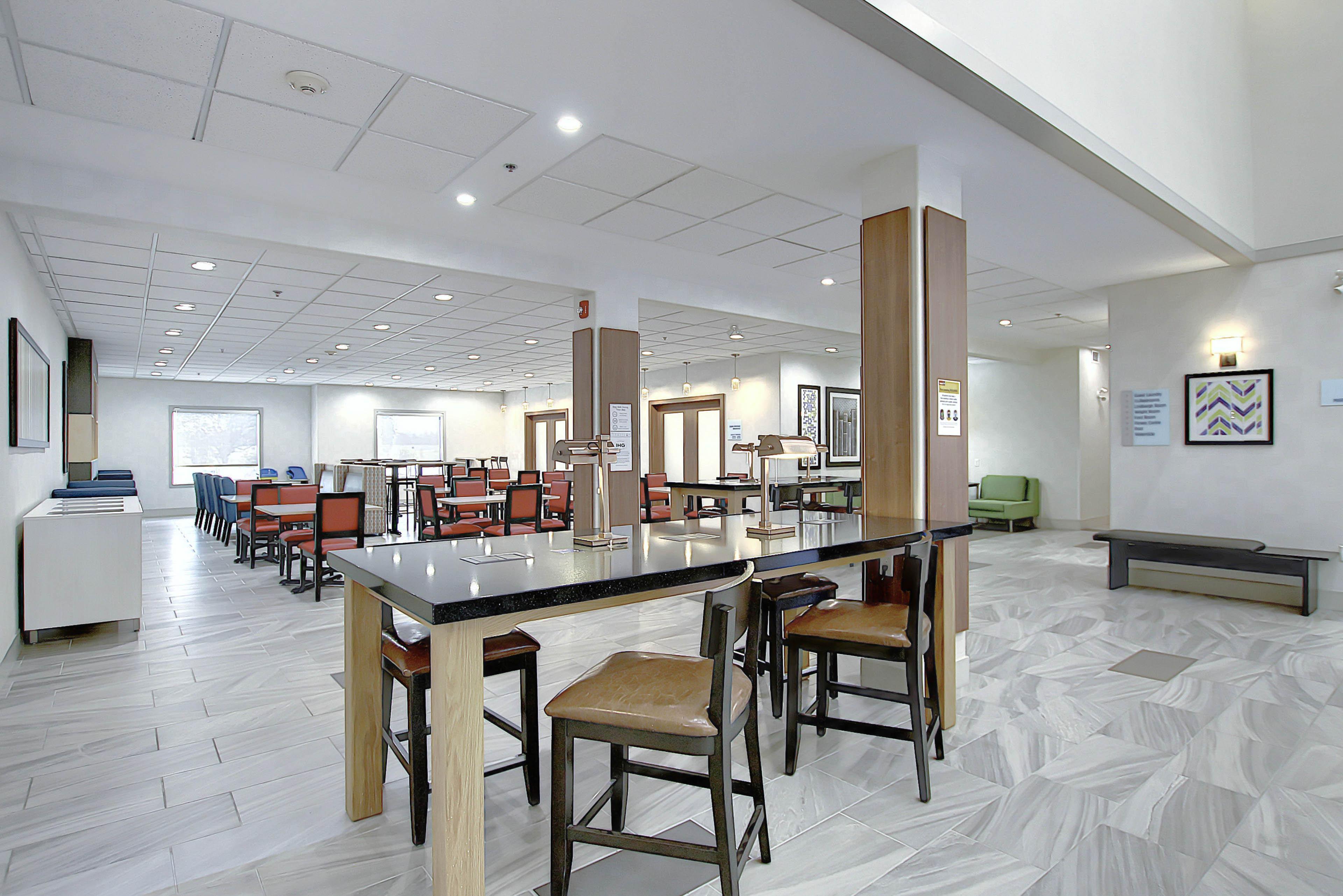 Holiday Inn Express Airport Calgary By Ihg Luaran gambar