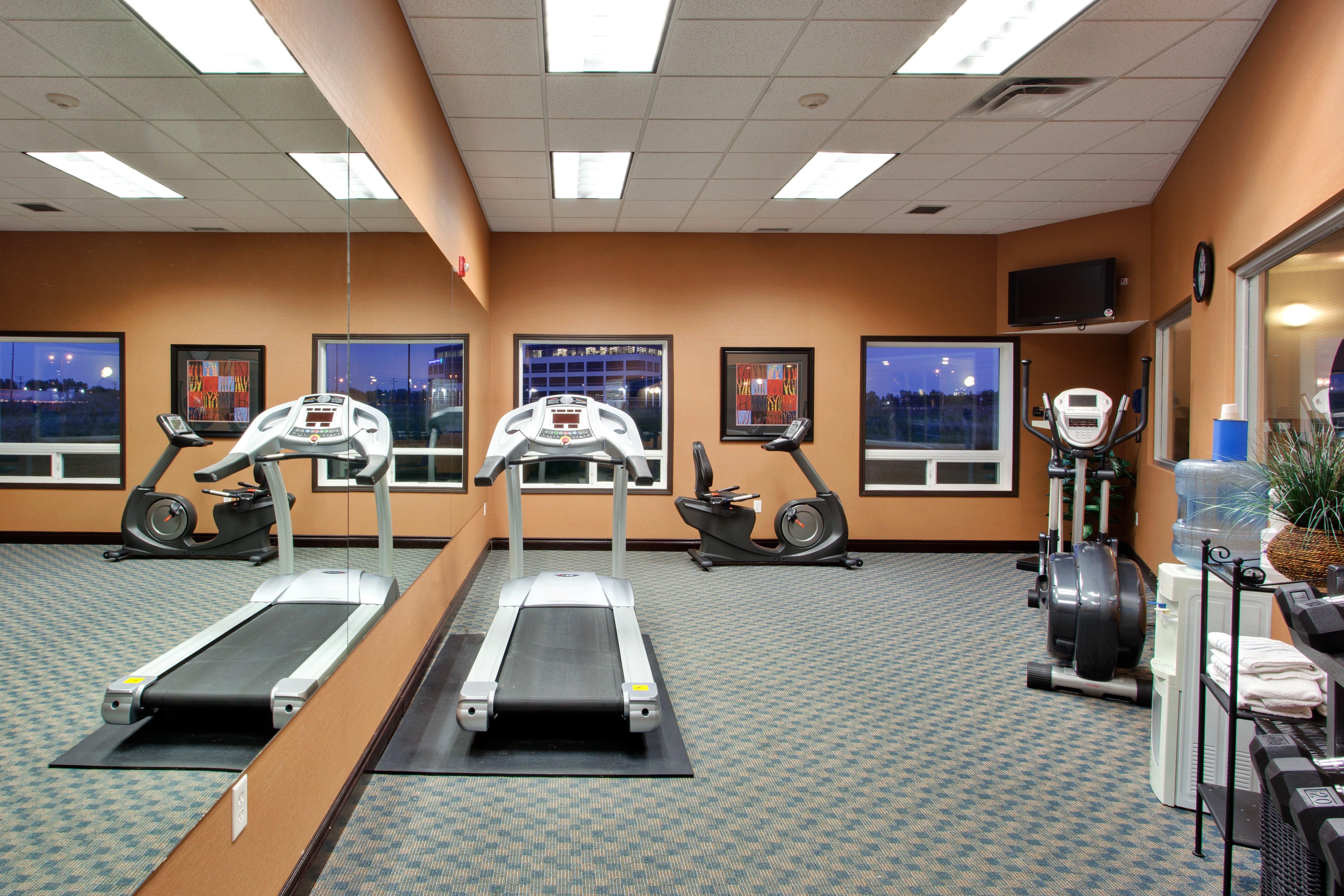 Holiday Inn Express Airport Calgary By Ihg Luaran gambar