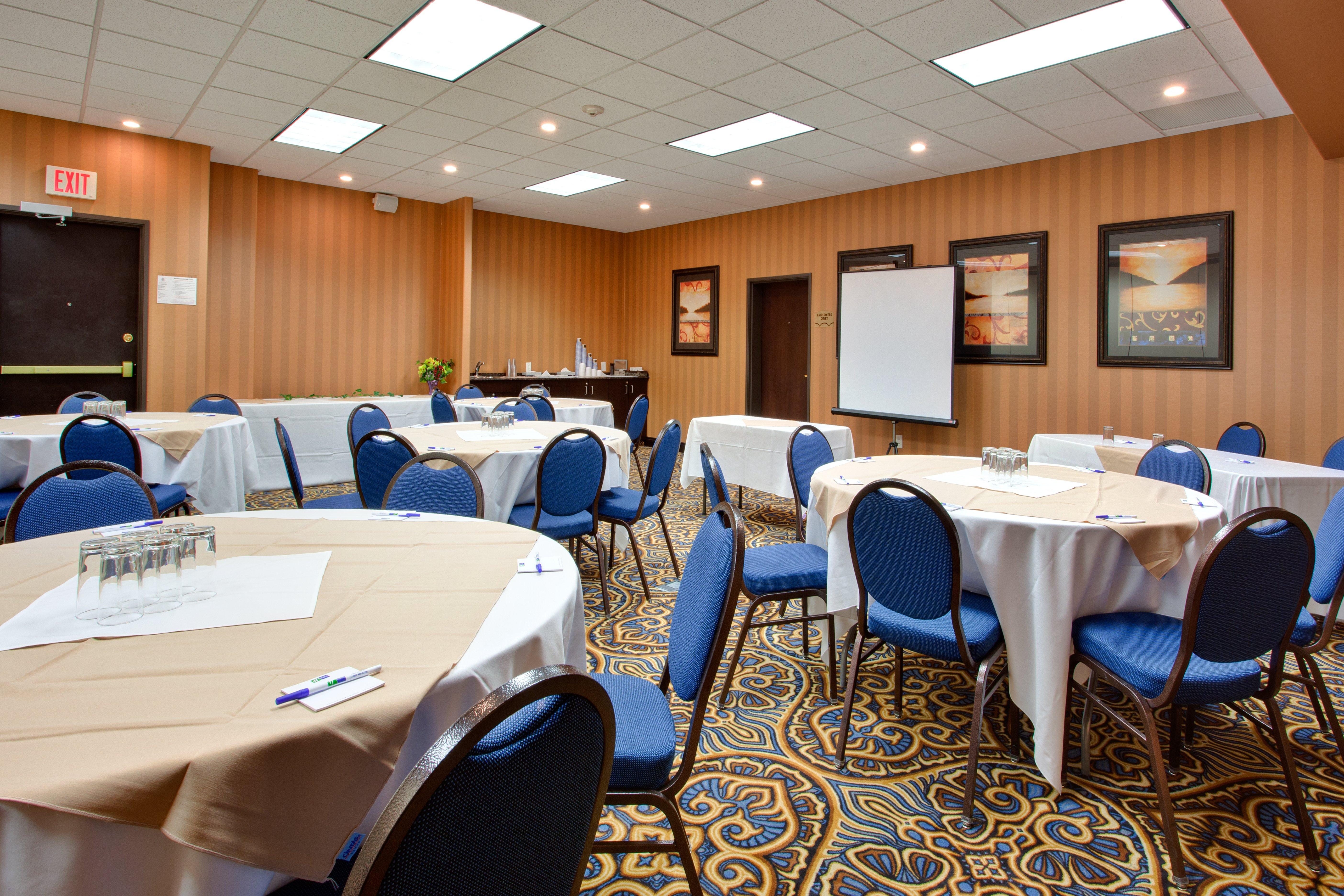 Holiday Inn Express Airport Calgary By Ihg Luaran gambar