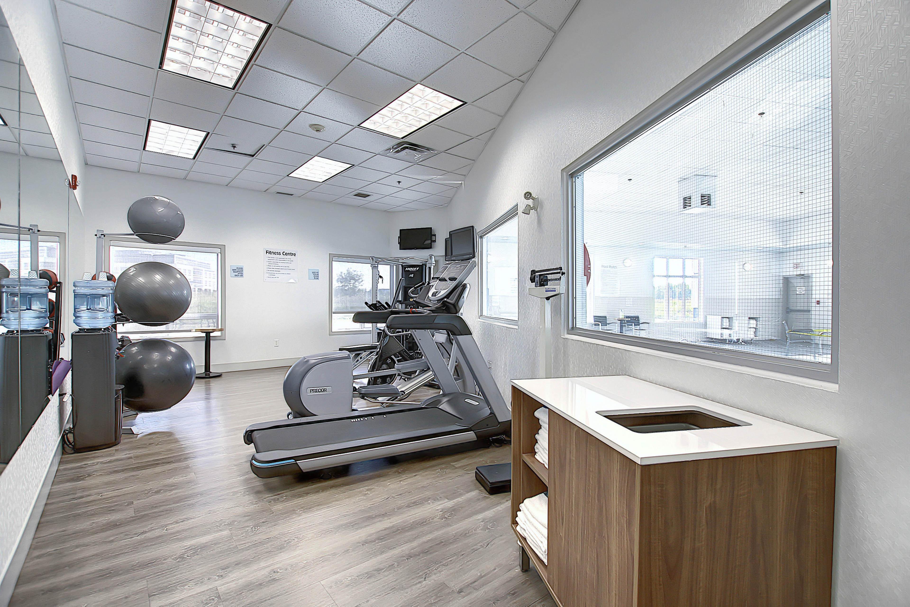 Holiday Inn Express Airport Calgary By Ihg Luaran gambar